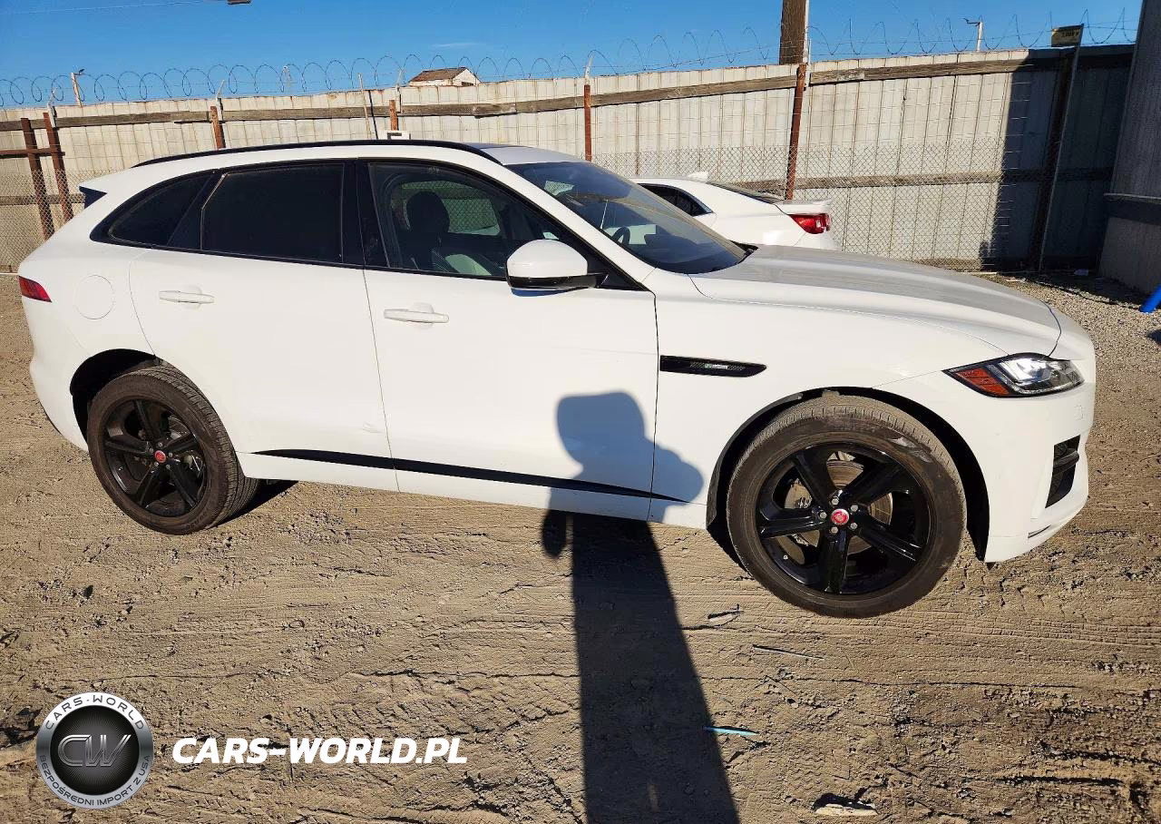 2018 Jaguar F-Pace 25T R-Sport VIN:SADCL2FXXJA273662 - 4