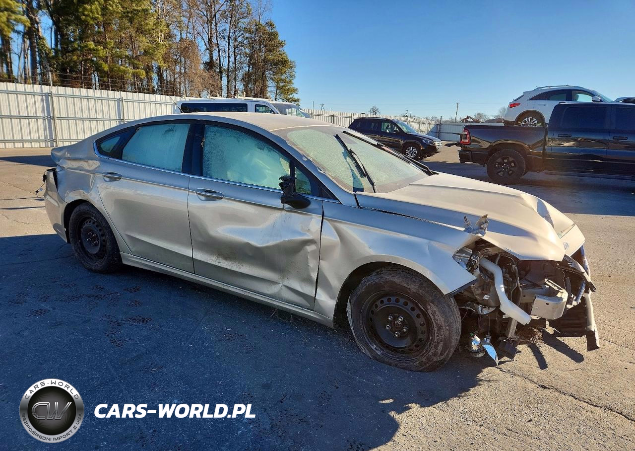 2019 Ford Fusion S VIN:3FA6P0G78KR160354 - 4
