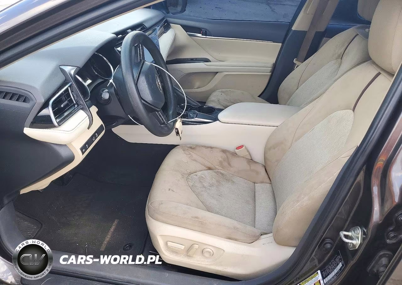 2019 Toyota Camry Le VIN:4T1B11HK4KU799970 - 7