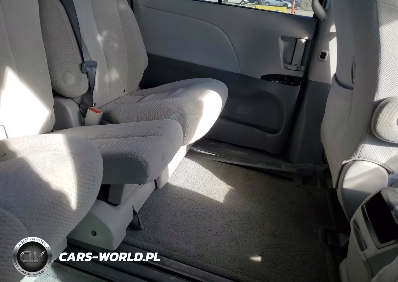 2012 Toyota Sienna Le VIN:5TDKK3DC3CS215530 - 11