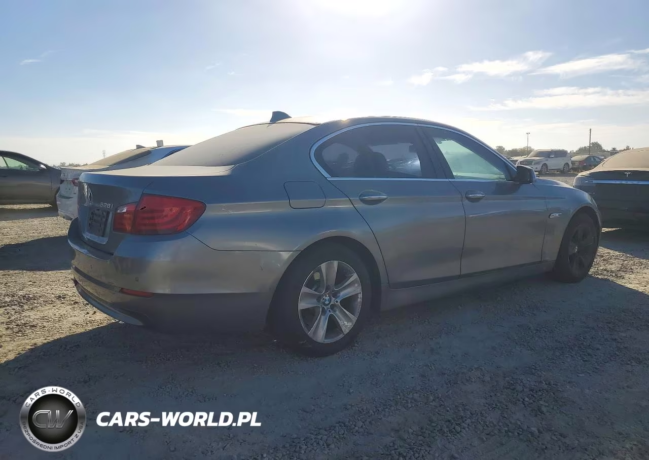2013 BMW 528 I VIN:WBAXG5C58DDY32695 - 3