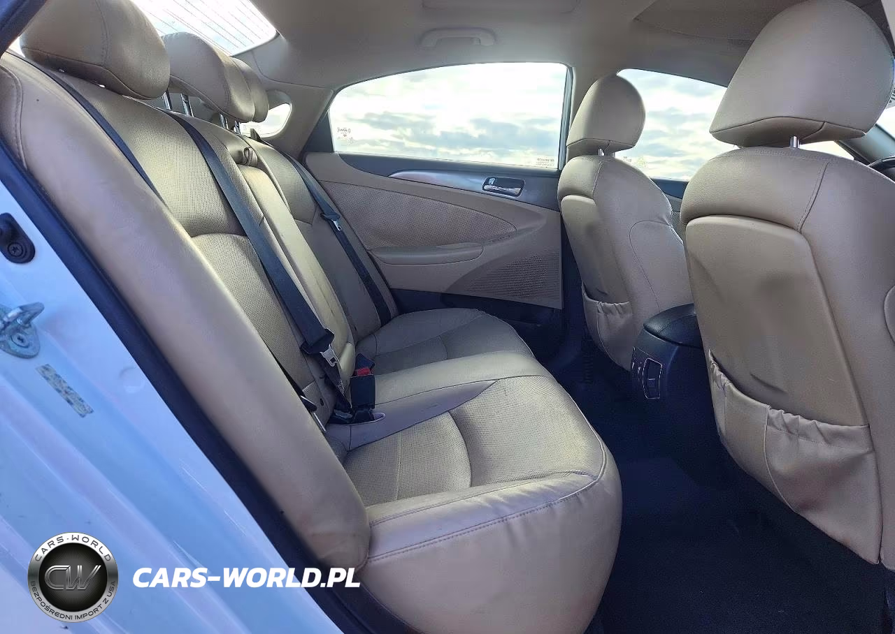 2012 Hyundai Sonata Hybrid VIN:KMHEC4A48CA023137 - 10