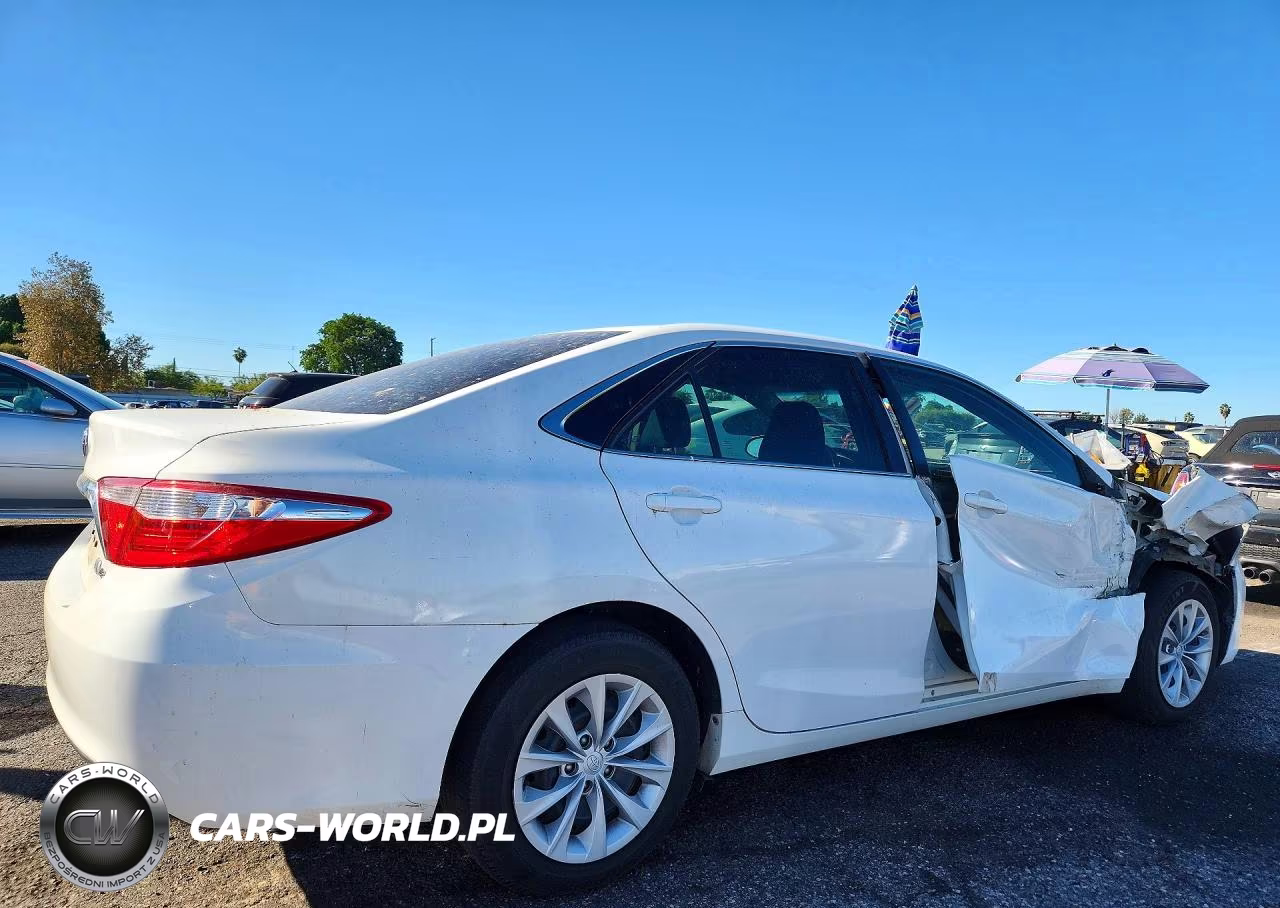 2015 Toyota Camry Hybrid Le VIN:4T1BD1FK0FU149145 - 3