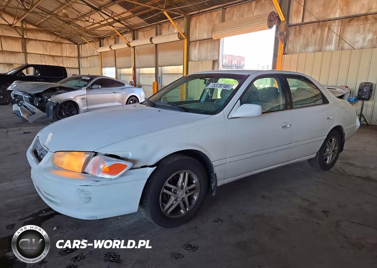 2001 Toyota Camry Le VIN:JT2BG22KX10557247 - 1