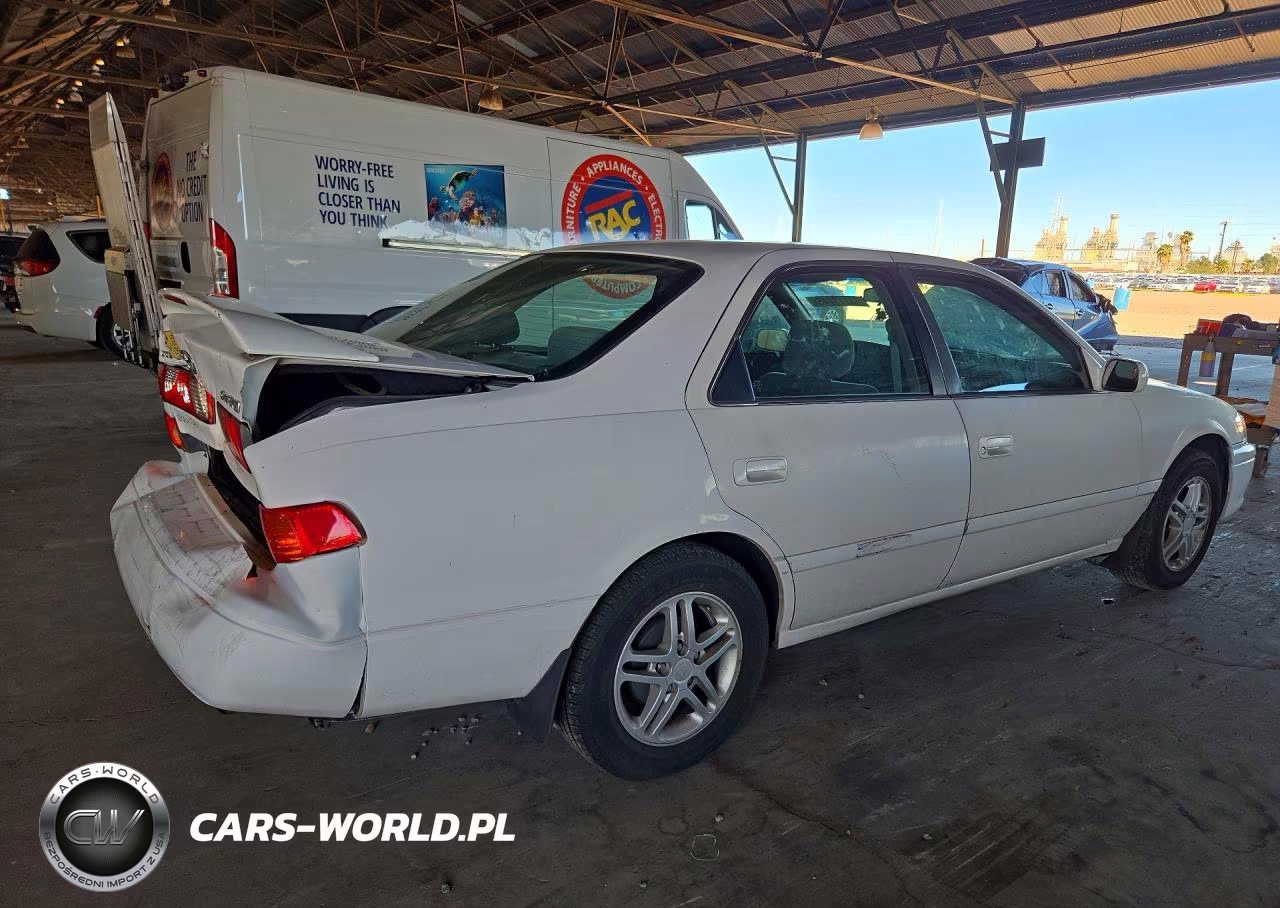 2001 Toyota Camry Le VIN:JT2BG22KX10557247 - 3