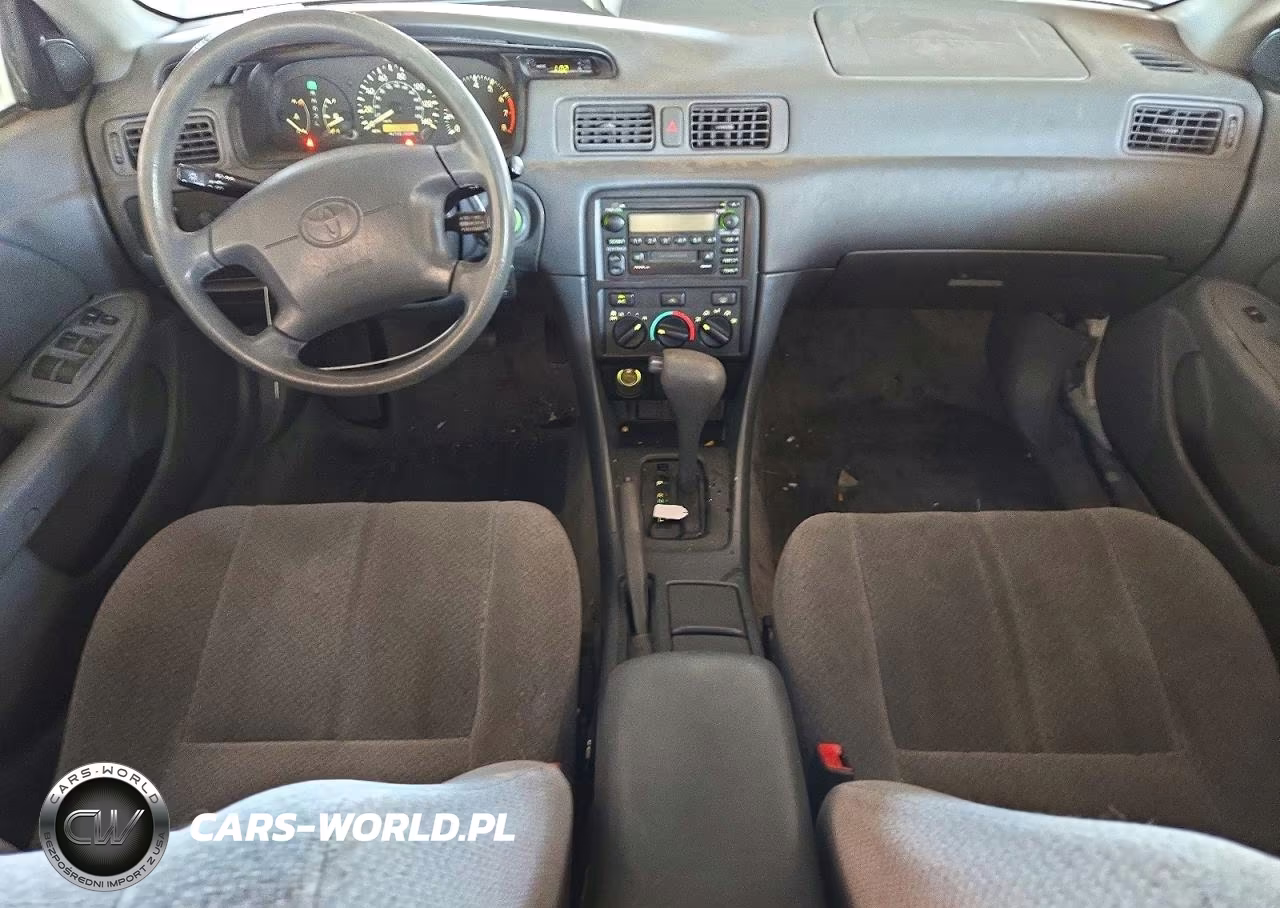 2001 Toyota Camry Le VIN:JT2BG22KX10557247 - 8