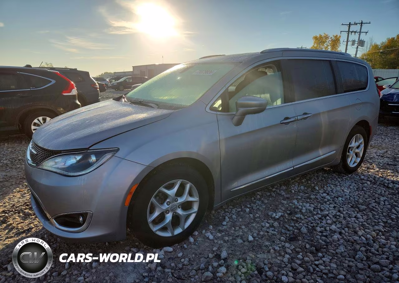 2017 Chrysler Pacifica Touring L Plus VIN:2C4RC1EGXHR841304 - 1