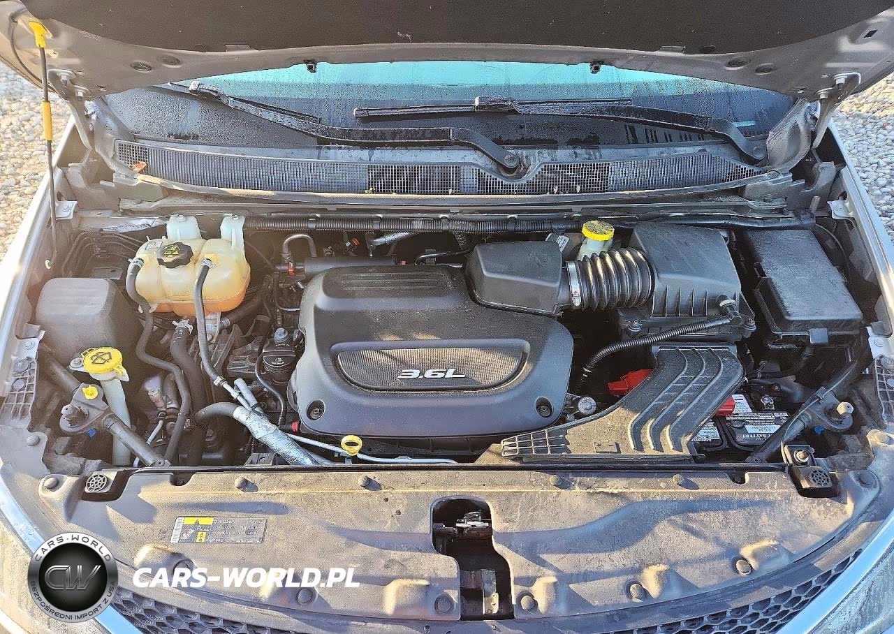 2017 Chrysler Pacifica Touring L Plus VIN:2C4RC1EGXHR841304 - 11