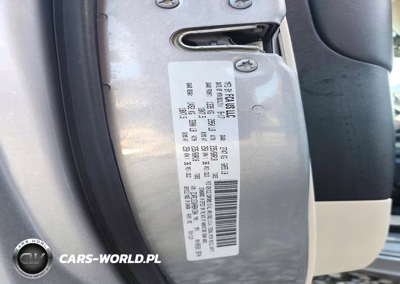 2017 Chrysler Pacifica Touring L Plus VIN:2C4RC1EGXHR841304 - 12