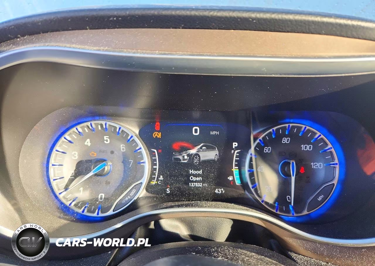 2017 Chrysler Pacifica Touring L Plus VIN:2C4RC1EGXHR841304 - 9