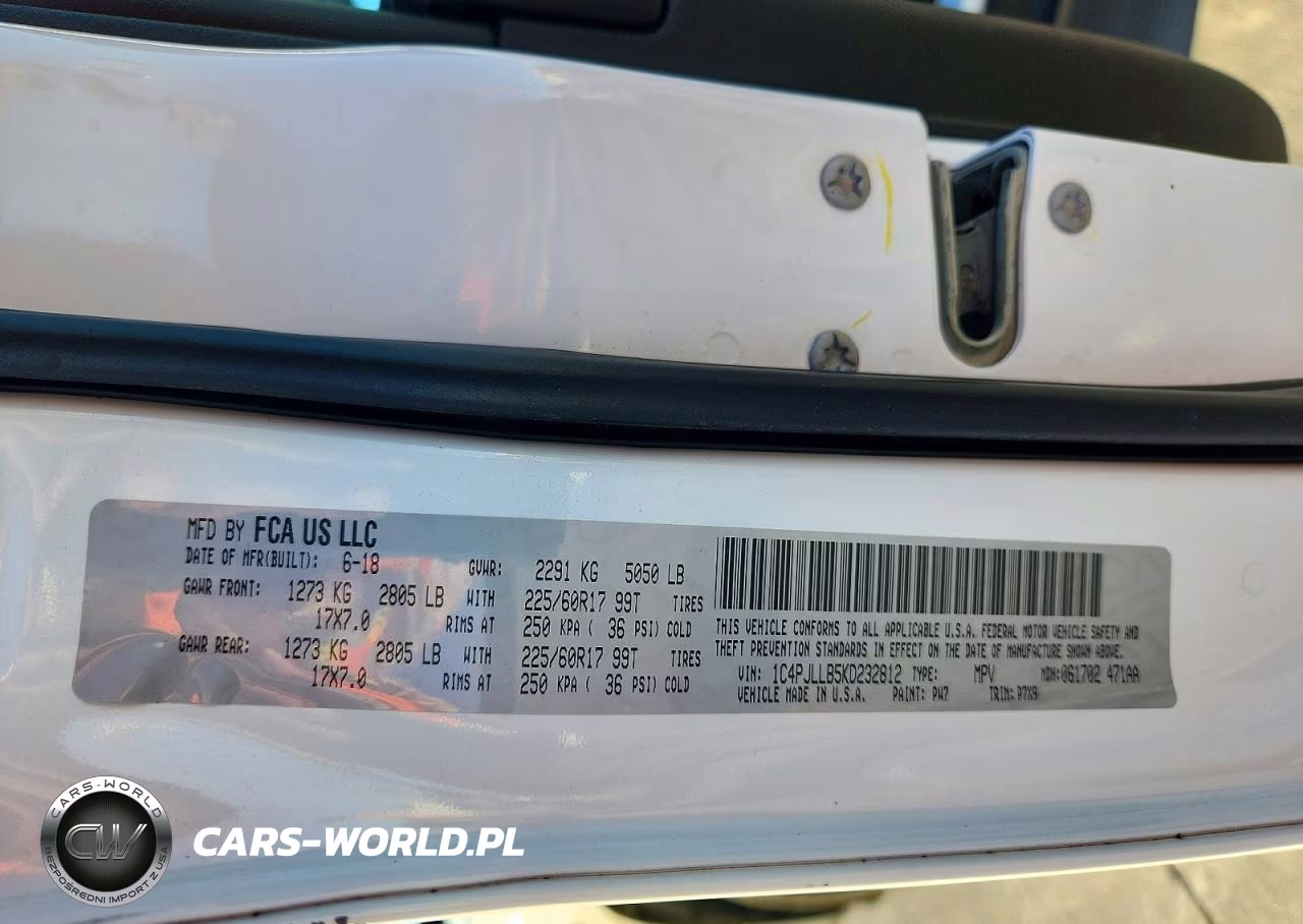 2019 Jeep Cherokee Latitude Plus VIN:1C4PJLLB5KD232812 - 13