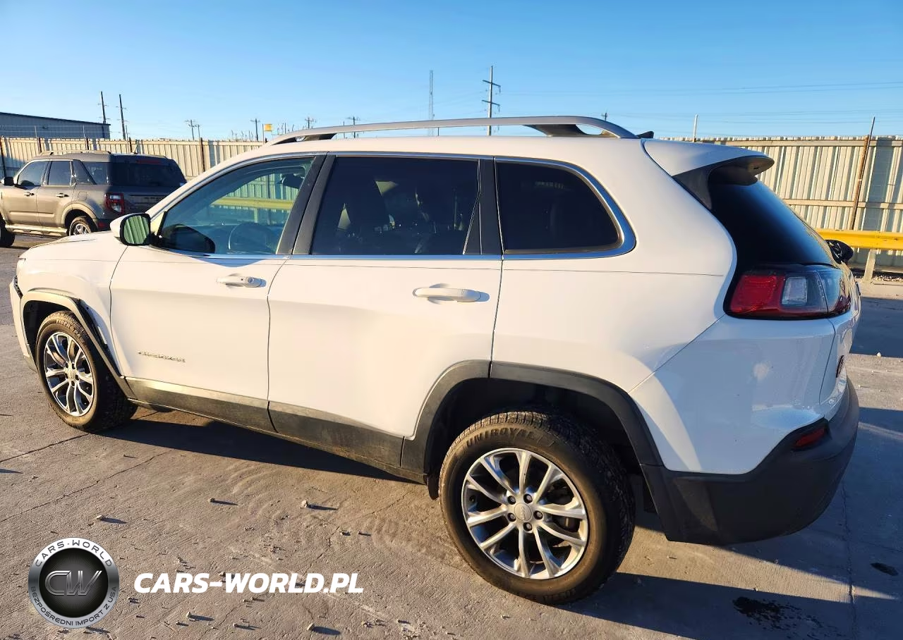 2019 Jeep Cherokee Latitude Plus VIN:1C4PJLLB5KD232812 - 2
