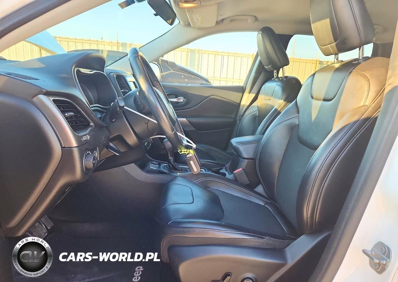 2019 Jeep Cherokee Latitude Plus VIN:1C4PJLLB5KD232812 - 7