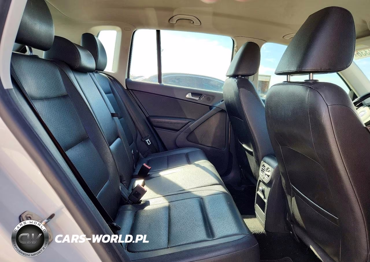 2017 Volkswagen Tiguan S VIN:WVGAV7AX2HK030462 - 11