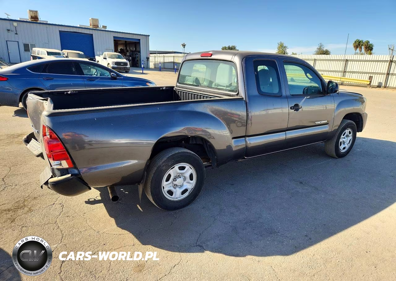 2015 Toyota Tacoma Base VIN:5TFTX4CN6FX064597 - 3