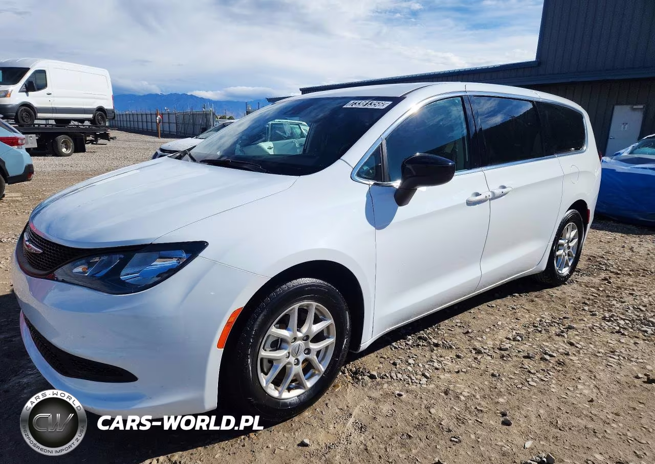 2024 Chrysler Voyager Lx