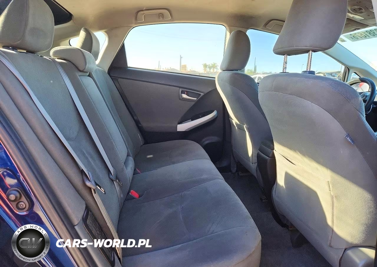 2013 Toyota Prius Three VIN:JTDKN3DU2D1695560 - 10