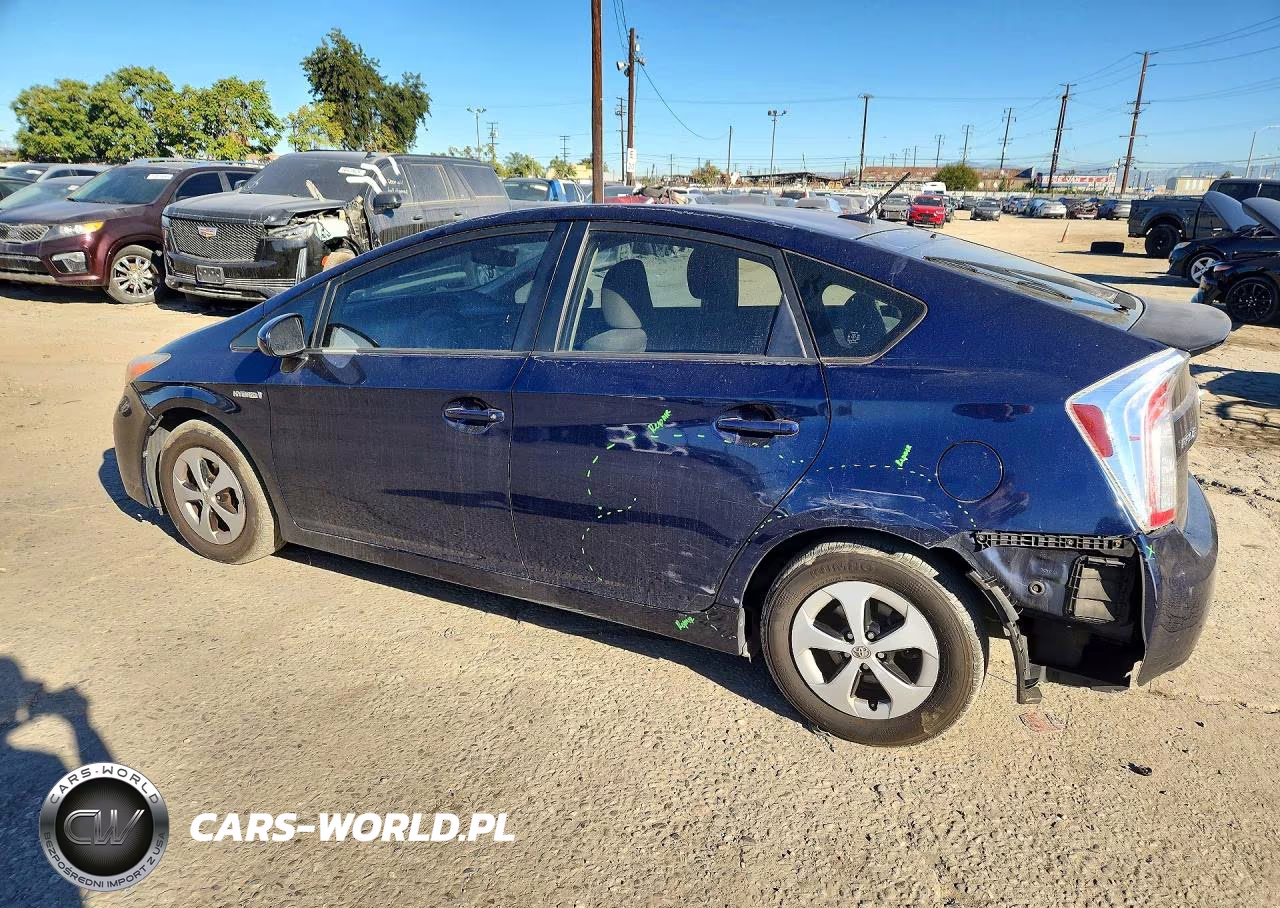2013 Toyota Prius Three VIN:JTDKN3DU2D1695560 - 2