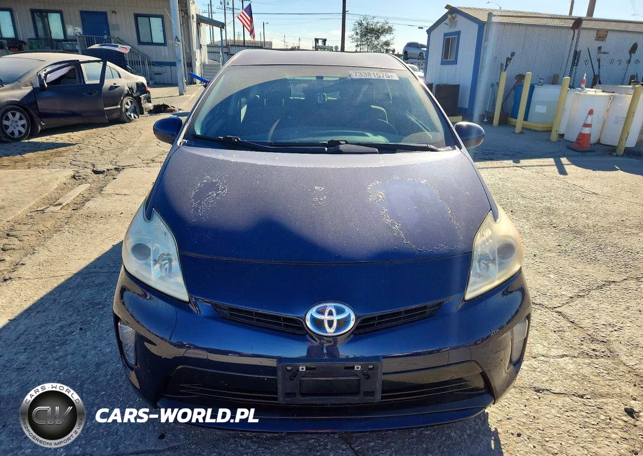 2013 Toyota Prius Three VIN:JTDKN3DU2D1695560 - 5