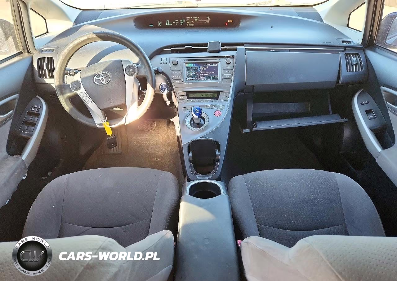 2013 Toyota Prius Three VIN:JTDKN3DU2D1695560 - 8