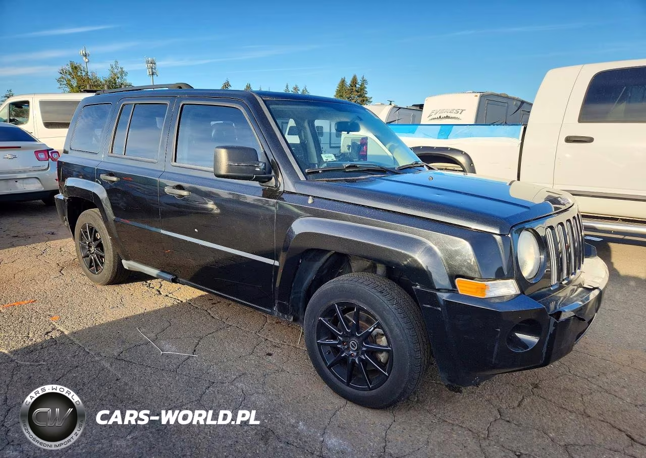 2008 Jeep Patriot Sport VIN:1J8FT28028D682927 - 4