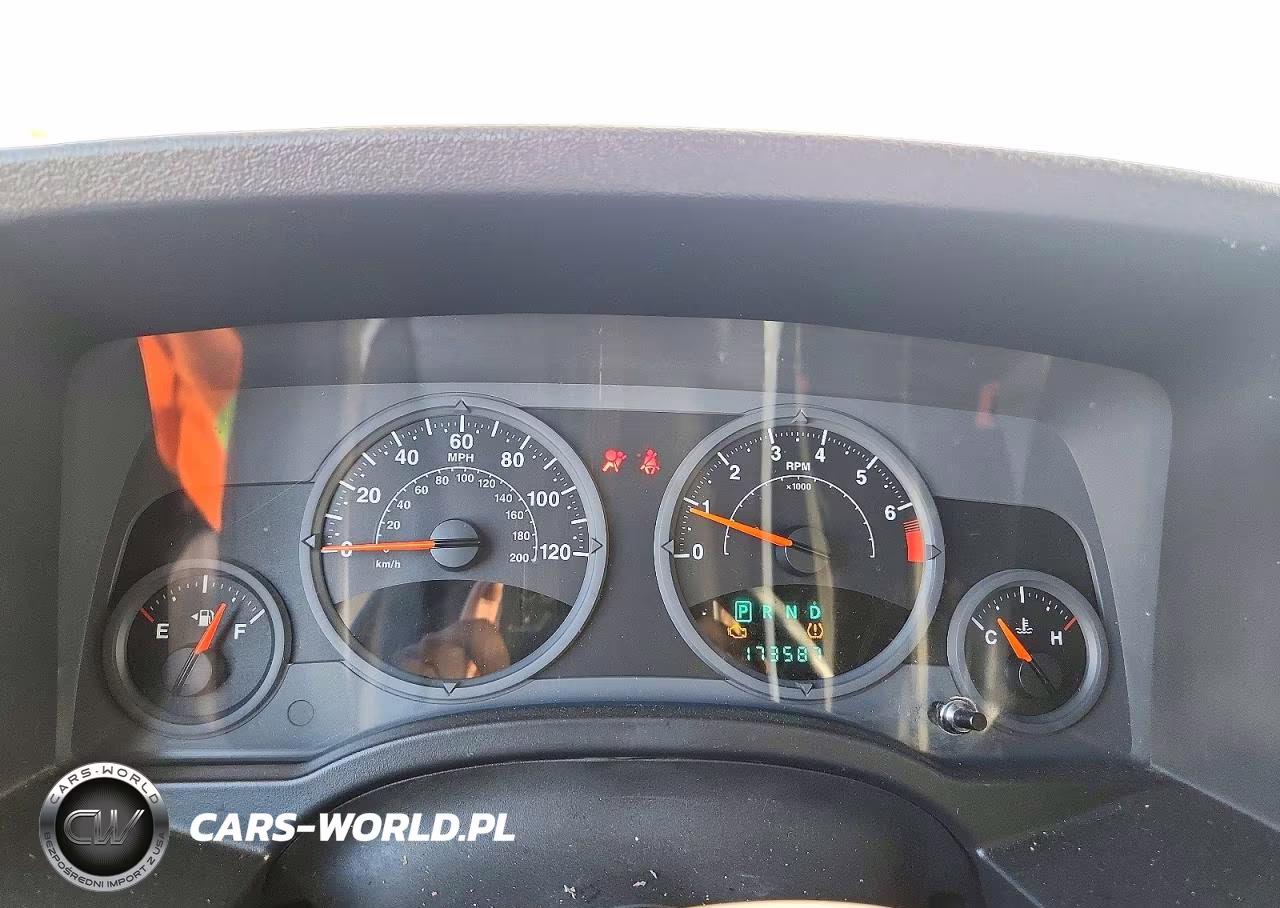 2008 Jeep Patriot Sport VIN:1J8FT28028D682927 - 9