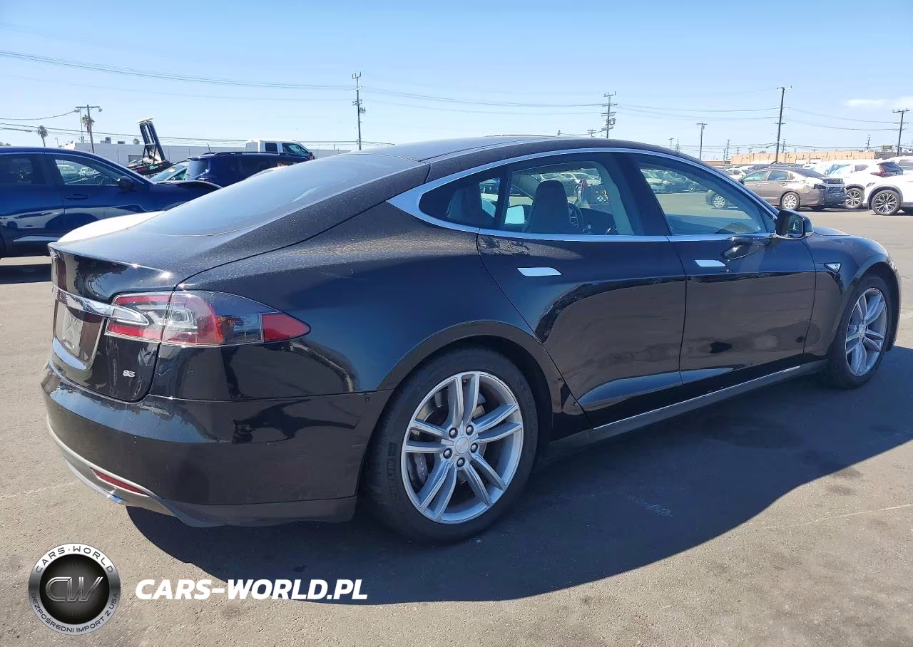 2014 Tesla Model S VIN:5YJSA1H11EFP44823 - 3