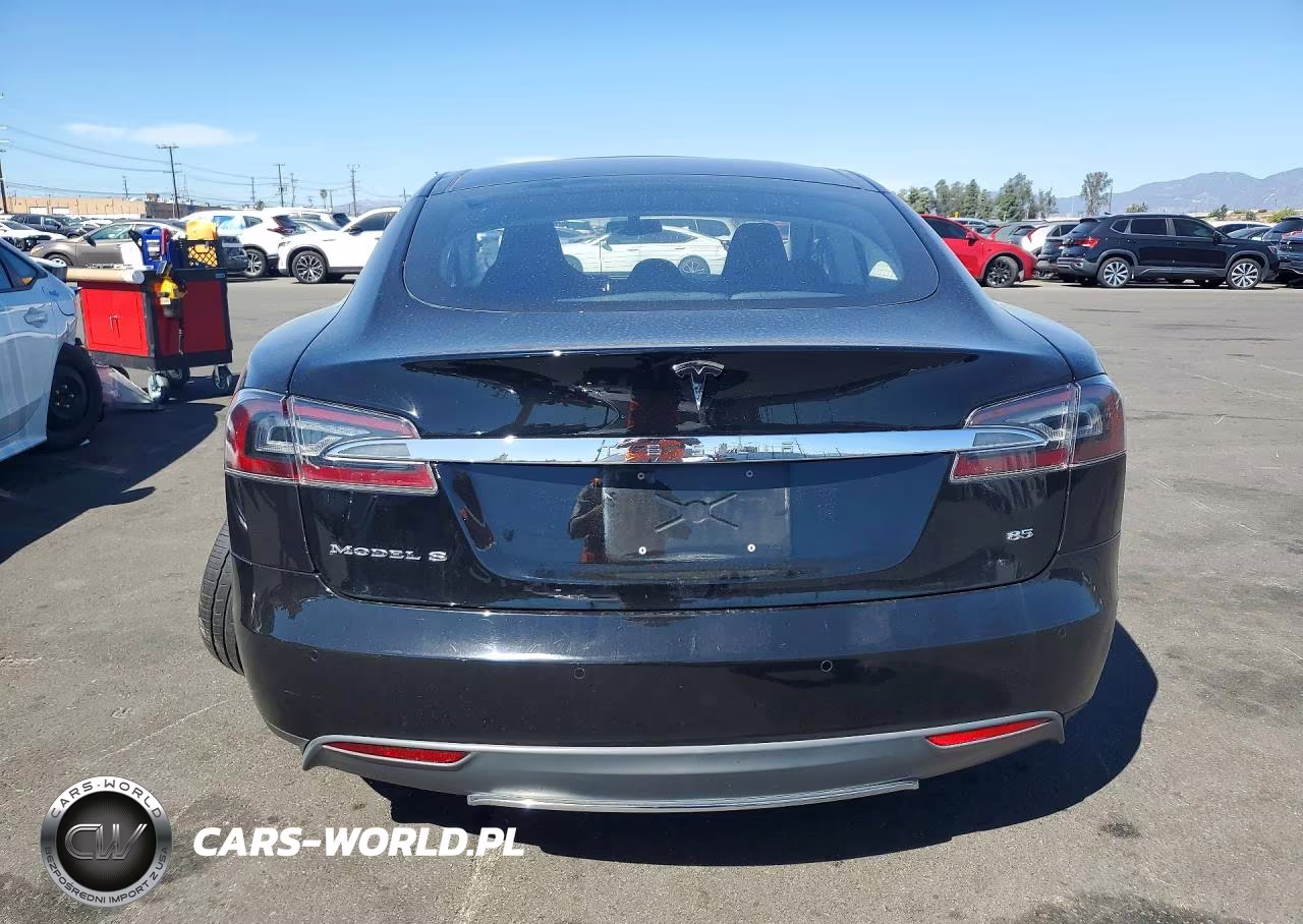 2014 Tesla Model S VIN:5YJSA1H11EFP44823 - 6
