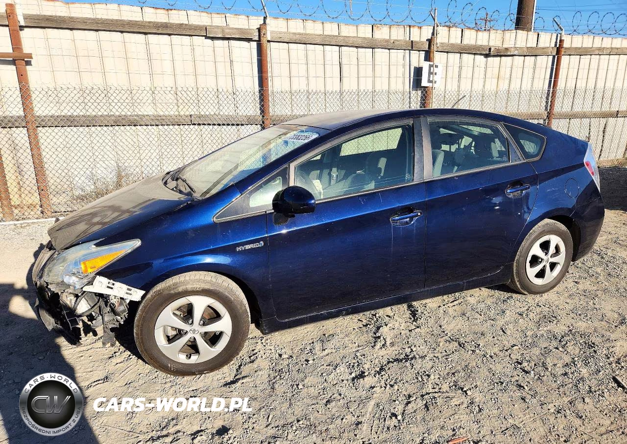 2013 Toyota Prius Two VIN:JTDKN3DU5D0337245 - 1
