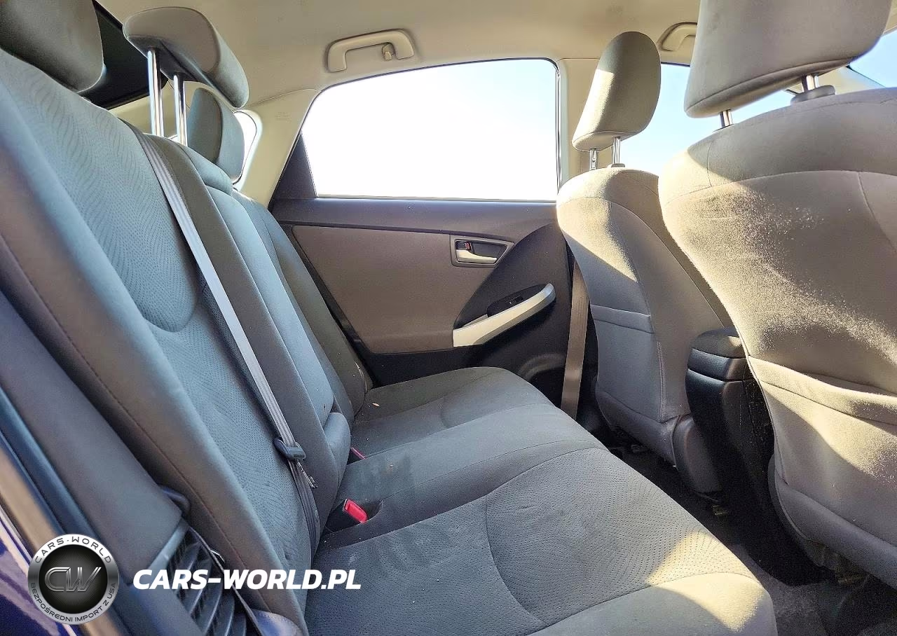 2013 Toyota Prius Two VIN:JTDKN3DU5D0337245 - 11