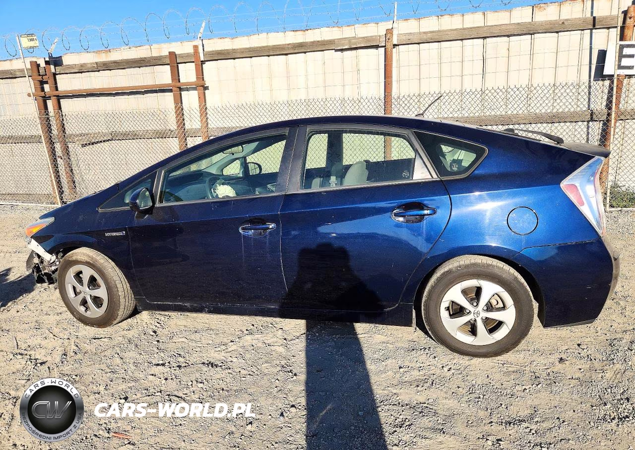 2013 Toyota Prius Two VIN:JTDKN3DU5D0337245 - 2