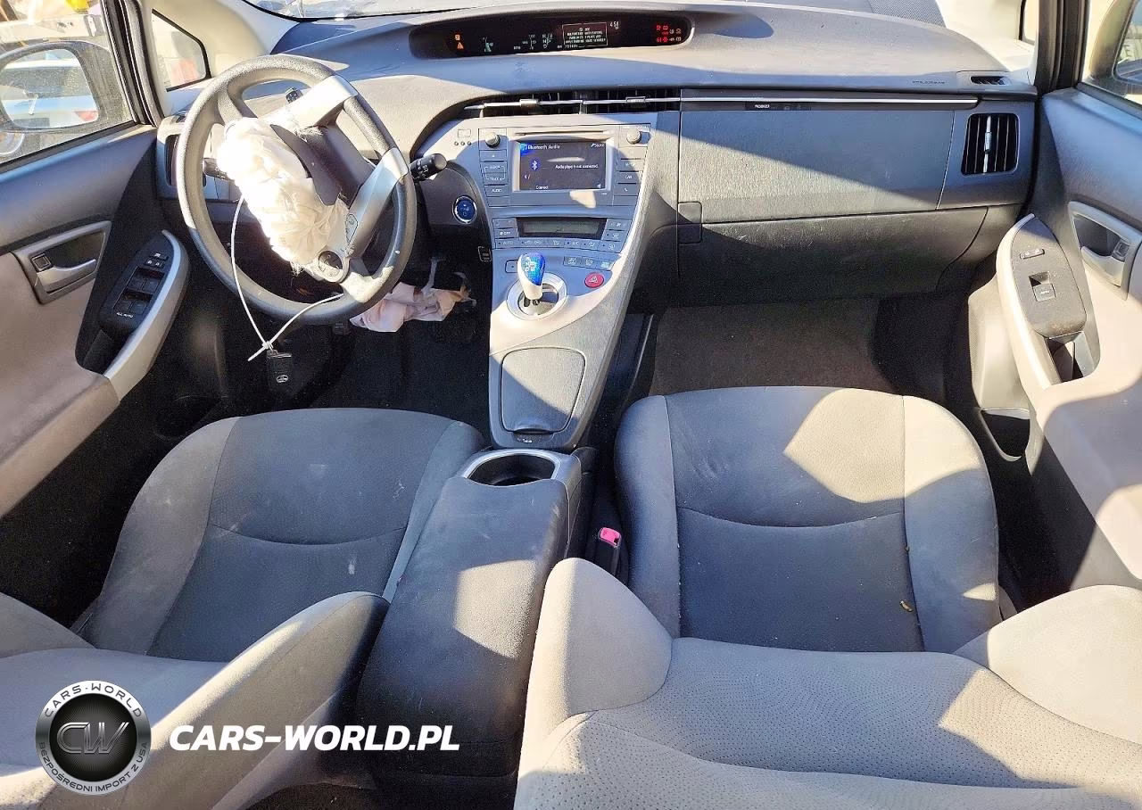 2013 Toyota Prius Two VIN:JTDKN3DU5D0337245 - 8