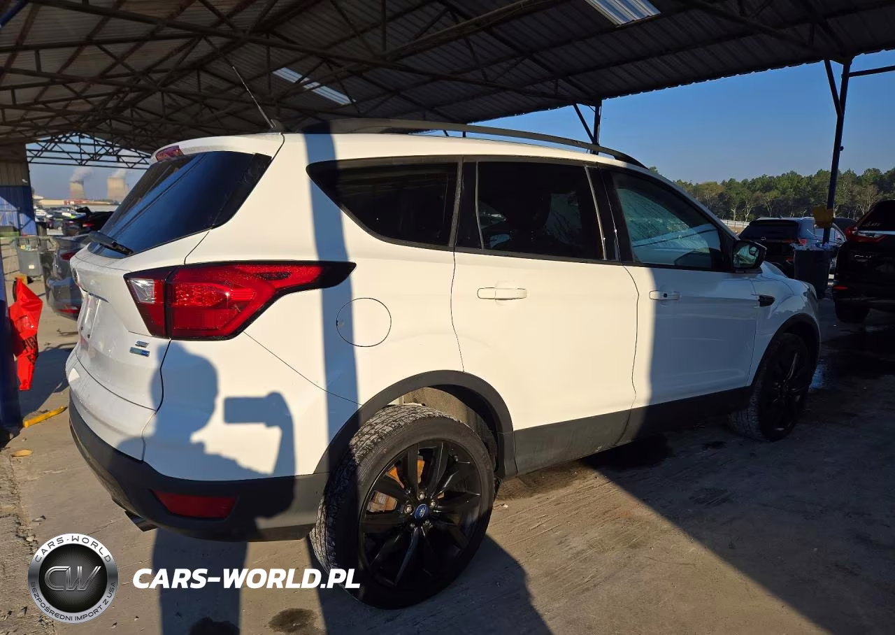 2019 Ford Escape Se VIN:1FMCU9GDXKUA58851 - 3