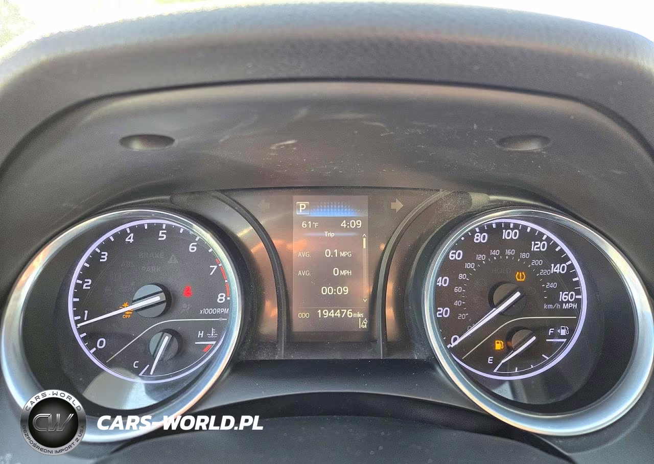 2020 Toyota Camry Le VIN:4T1C11AK1LU315138 - 8