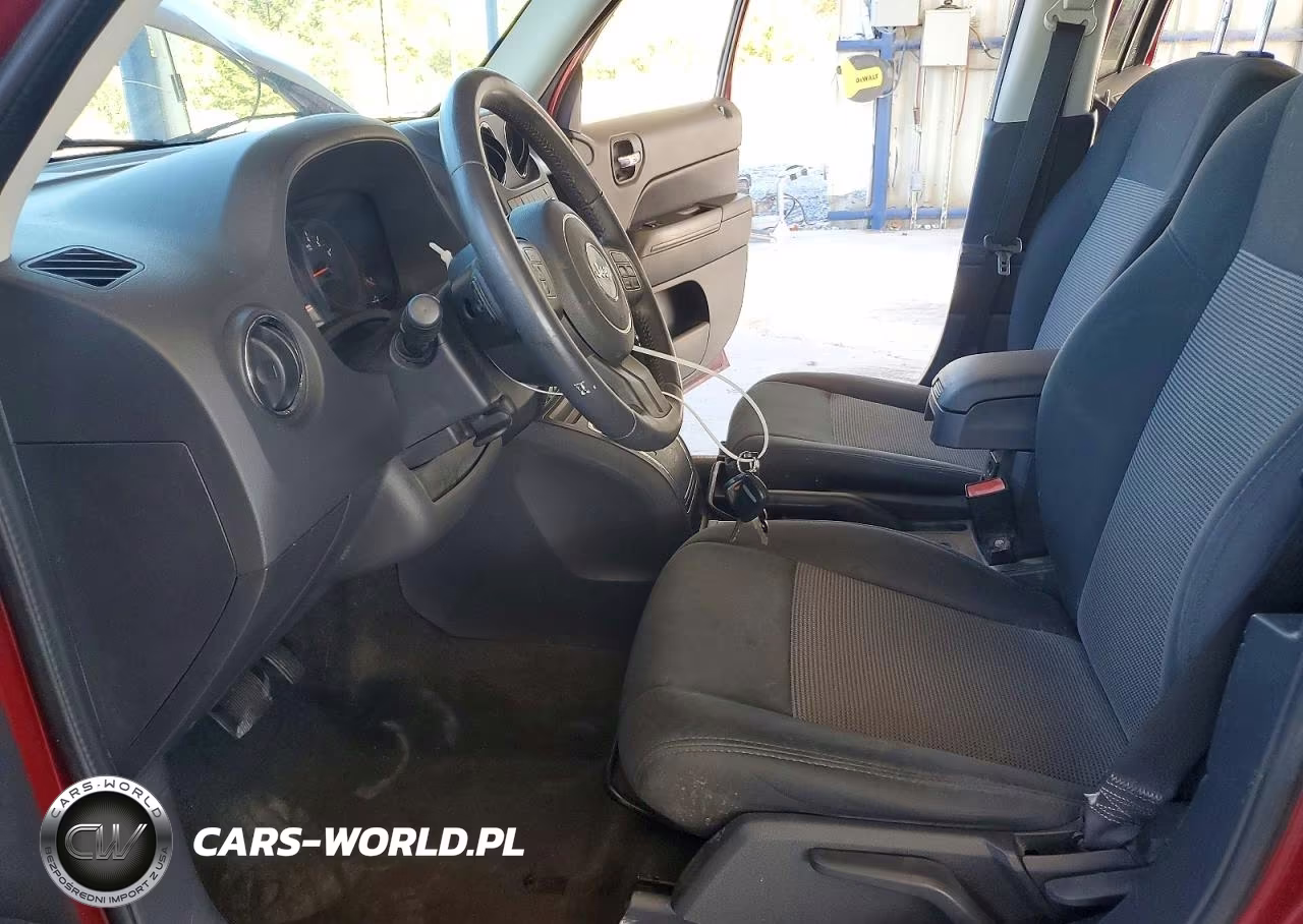 2013 Jeep Patriot Latitude VIN:1C4NJPFA3DD250990 - 7