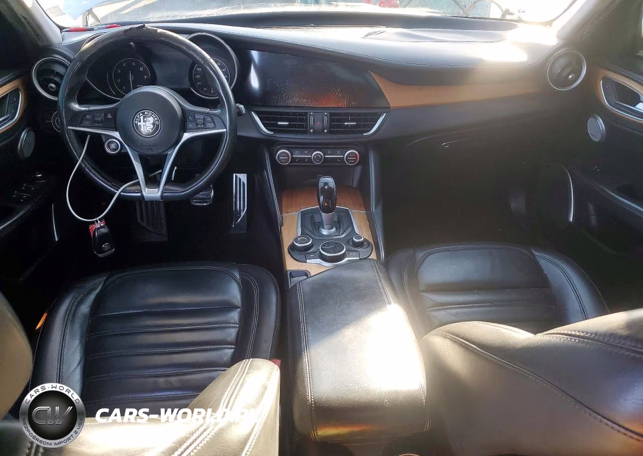 2018 Alfa Romeo Giulia Ti Q4 VIN:ZARFAEEN4J7571952 - 8