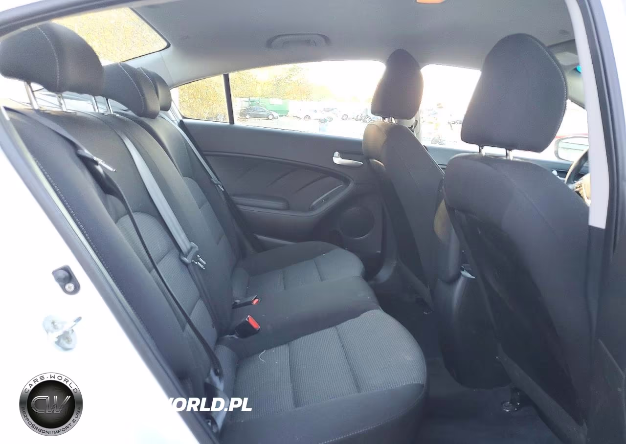 2018 Kia Forte Lx VIN:3KPFK4A71JE205472 - 10