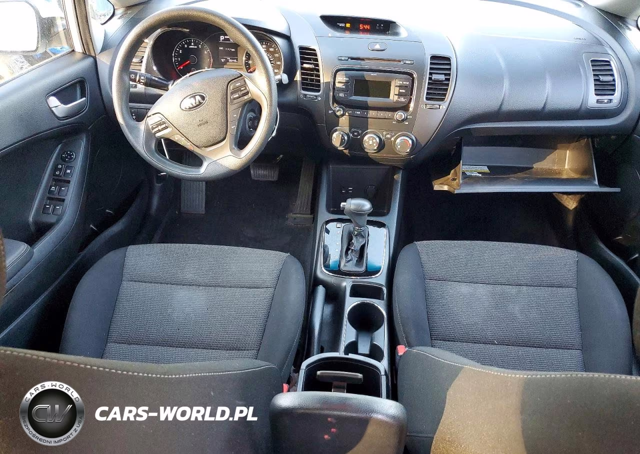 2018 Kia Forte Lx VIN:3KPFK4A71JE205472 - 8