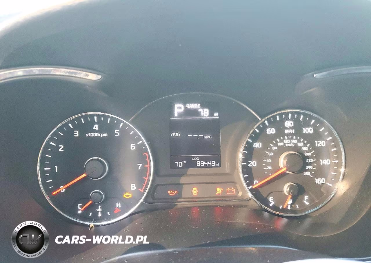 2018 Kia Forte Lx VIN:3KPFK4A71JE205472 - 9