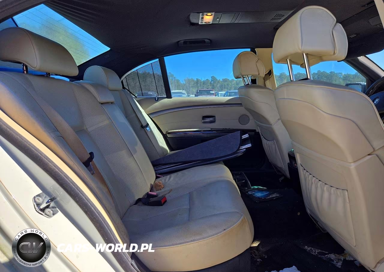 2007 BMW 750 VIN:WBAHN83587DT72101 - 10