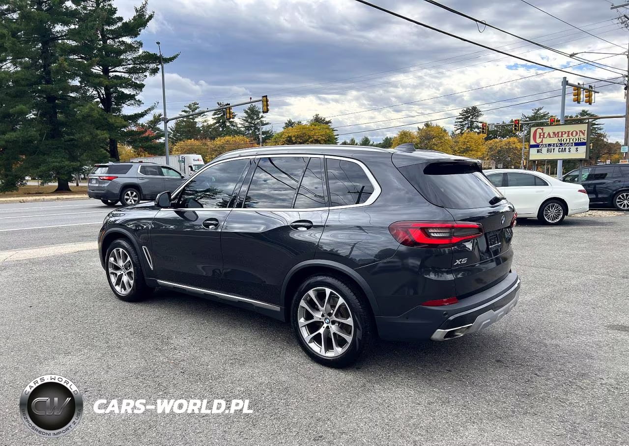 2021 BMW X5 xDrive45E VIN:5UXTA6C00M9E52431 - 3