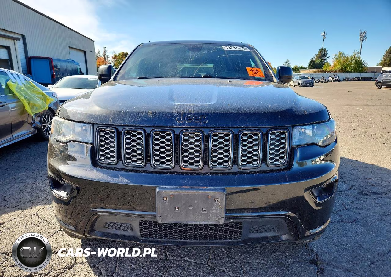 2018 Jeep Grand Cherokee Laredo VIN:1C4RJFAG0JC245299 - 5