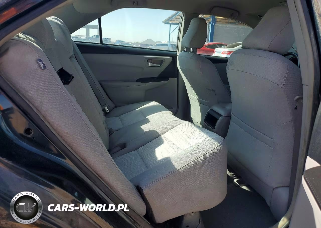 2016 Toyota Camry Le VIN:4T4BF1FKXGR543737 - 10