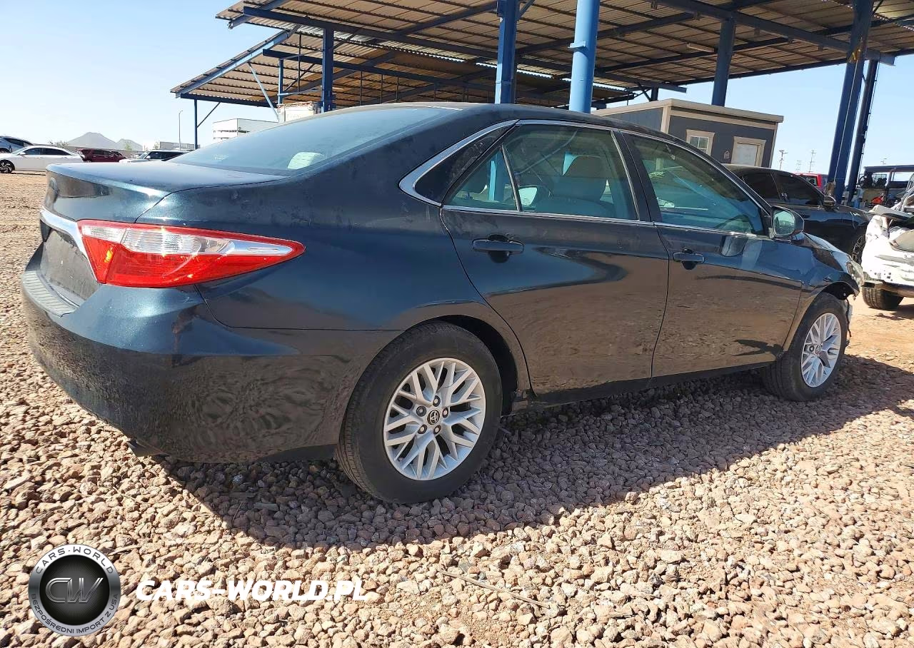 2016 Toyota Camry Le VIN:4T4BF1FKXGR543737 - 3