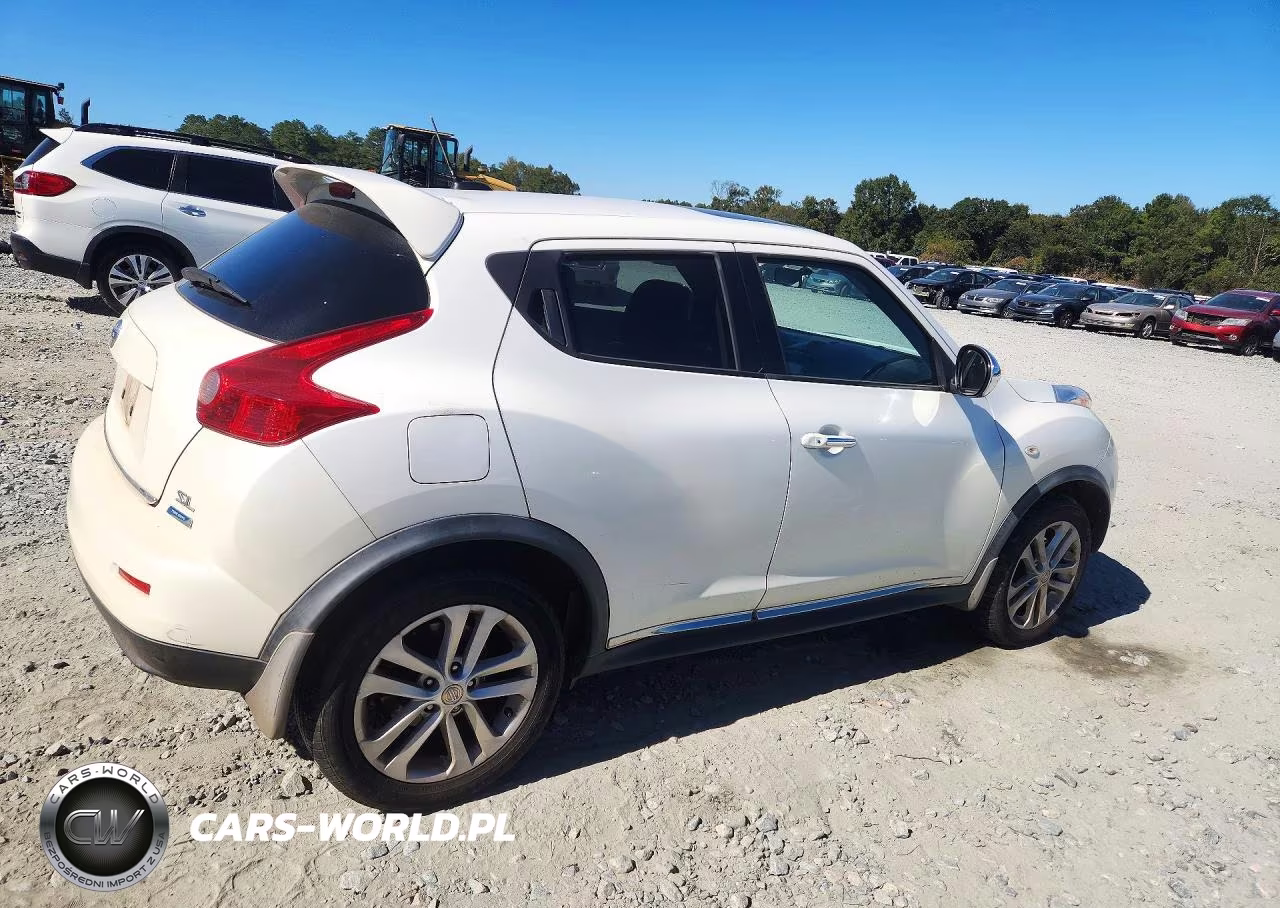 2013 Nissan Juke S VIN:JN8AF5MR7DT204571 - 3