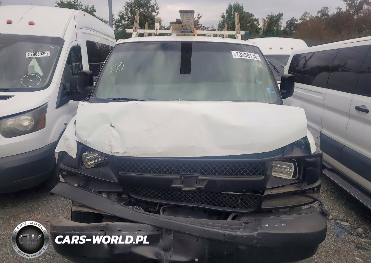 2015 Chevrolet Express G2500 VIN:1GCWGFCF8F1283484 - 5