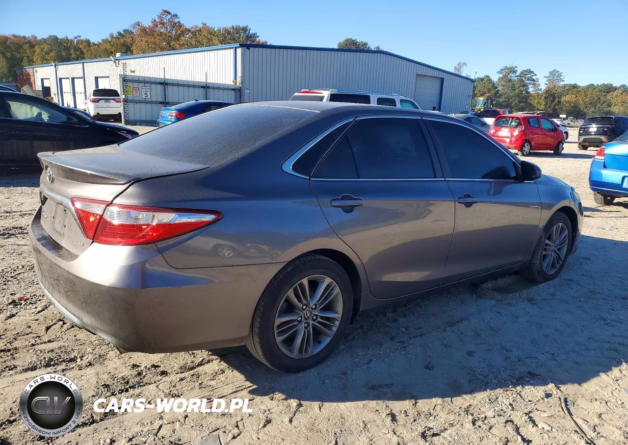 2016 Toyota Camry Se VIN:4T1BF1FK3GU224691 - 3