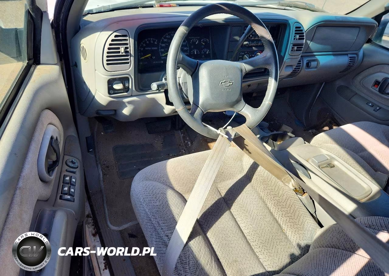1999 Chevrolet Suburban C1500 VIN:3GNEC16R8XG261267 - 8