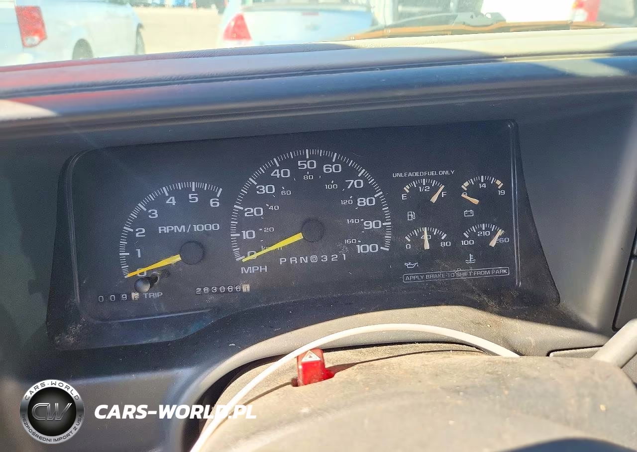 1999 Chevrolet Suburban C1500 VIN:3GNEC16R8XG261267 - 9
