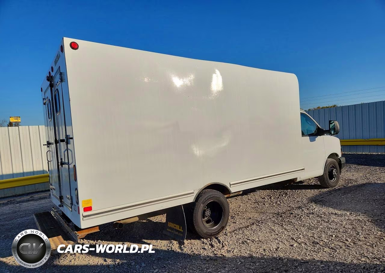 2020 Chevrolet Express G4500 VIN:1HA6GUCG3LN003323 - 3